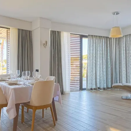 Villa Les Sables Suits