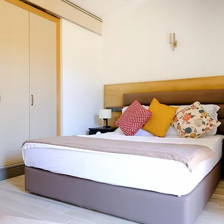 Les Sables Suits Villa *