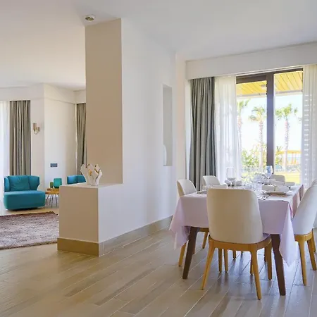 Les Sables Suits Villa